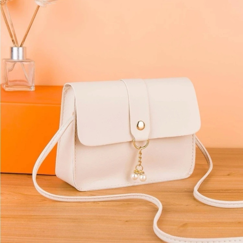 ⚠️Clearance🤍Mini Flap Square Bag Faux Pearls - Picture 4 of 6